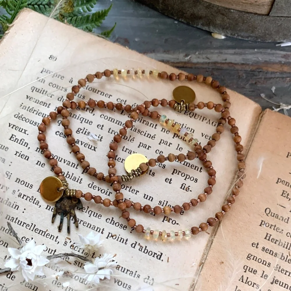 HAND-MADE FIERY WELO OPAL PETITE BEADED BRACELET - Picture 5 of 10